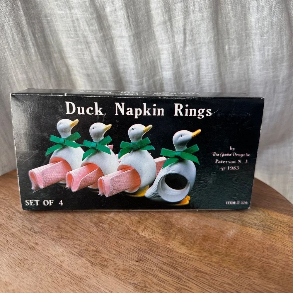 Vintage 1983 Country Duck Napkin Ringa‎ Ceramic Set of 4 White Blue Bow *READ